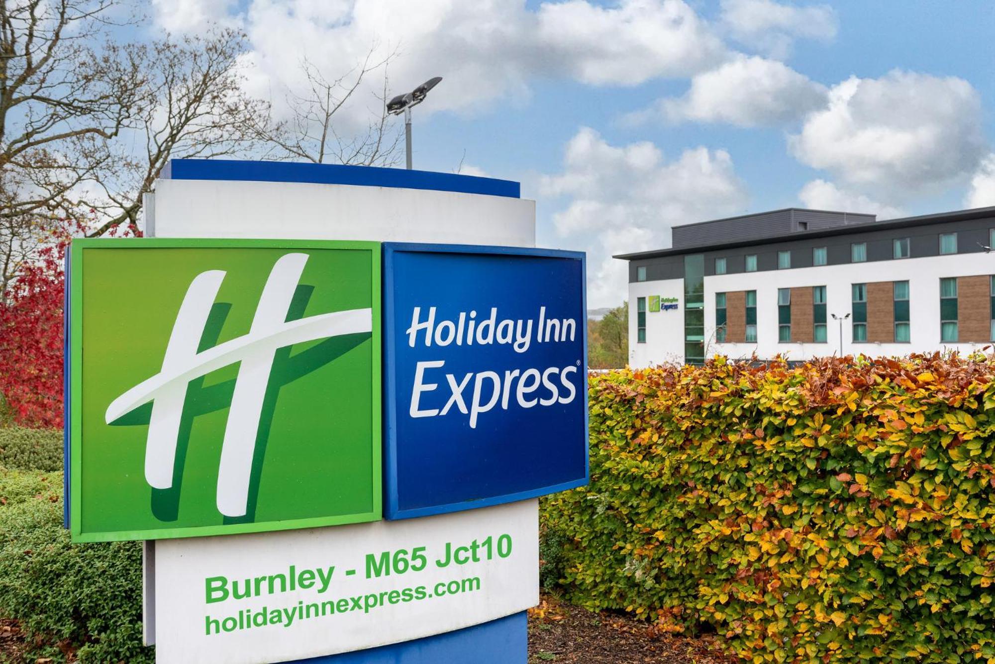 Holiday Inn Express Burnley M65 Jct 10, An Ihg Hotel Exteriér fotografie